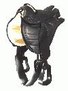 Bareback str. 15" (svarer til 17" eng.)  syntet m/nylonforst�rket gjordstropper. Underside/polstring i syntetpels. BEM�RK leveres kompl. m/ stigb�jler, fender & gjord. Farve sort. Bem�rk gjord der f�lger med er ca. 80-85 cm.- samt sadel m/lange stropper.